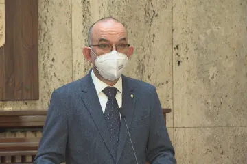 Odcházející ministr Blatný si není vědom žádných pochybení. Kdyby dopředu věděl o rozšíření britské mutace, postupoval by jinak