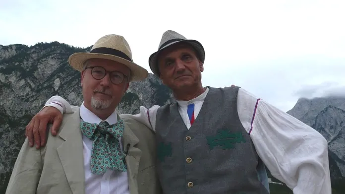 Radovan Lipus a David Vávra při natáčení Šumných stop ve Slovinsku