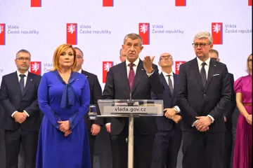 Budeme transparentní a slušní, slíbil Babiš po prvním zasedání vlády