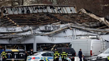 Následky požáru v areálu v Pardubicích (20. března 2026)