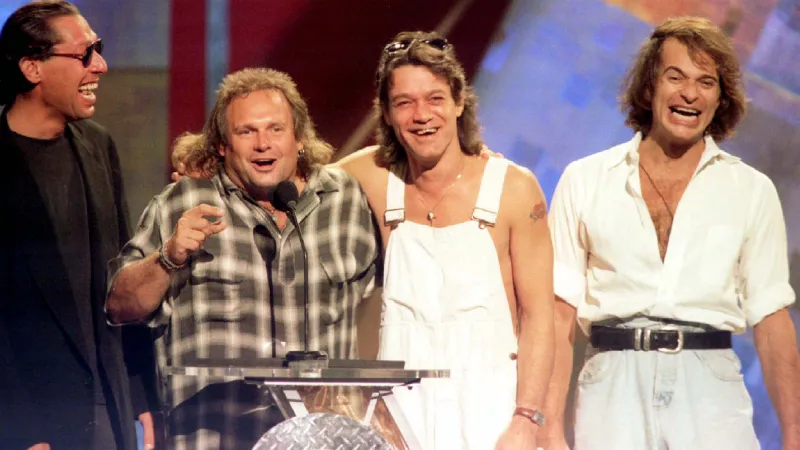 Van Halen v roce 1996 na MTV Video Music Awards s navrátivším se zpěvákem Davidem Lee Rothem