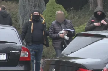 Mimořádná razie na Slovensku. Policie obvinila 13 soudců i Kočnera