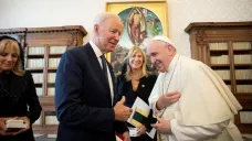 Joe Biden při setkání s papežem Františkem