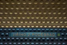 Začala oprava stanice metra A Jiřího z Poděbrad. Dostane výtahy i nové eskalátory