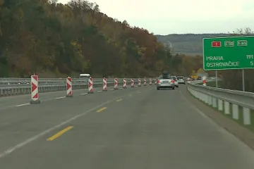 Na D1 je opraveno šest úseků, na posledním omezení přesto ještě nekončí