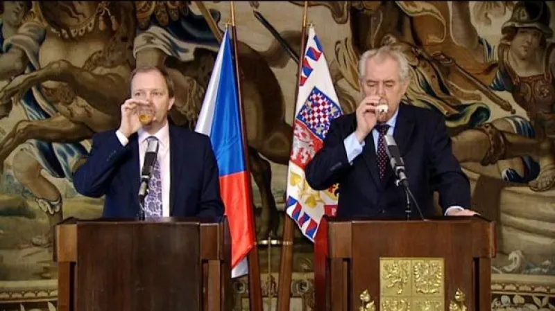 Zeman: Demonstrace byla ostuda