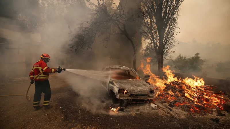 Zpravodaj ČT Zavadil k požárům: Situace ve Francii je stále složitá