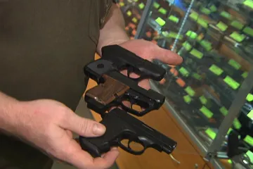 Češi fandí zbraním, hlavně pistolím