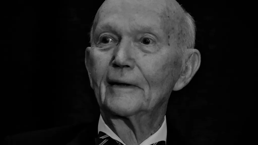 Zemřel astronaut Michael Collins