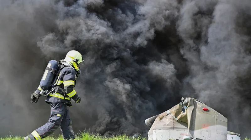 Pád vrtulníku v obytné oblasti musely řešit složky IZS. Nacvičovala i armáda