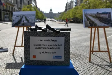 Na slíbenou rekonstrukci čekalo Václavské náměstí 15 let, nyní začala