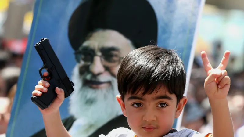 Irácký chlapec věří ve vítězství v boji proti sunnitským povstalcům