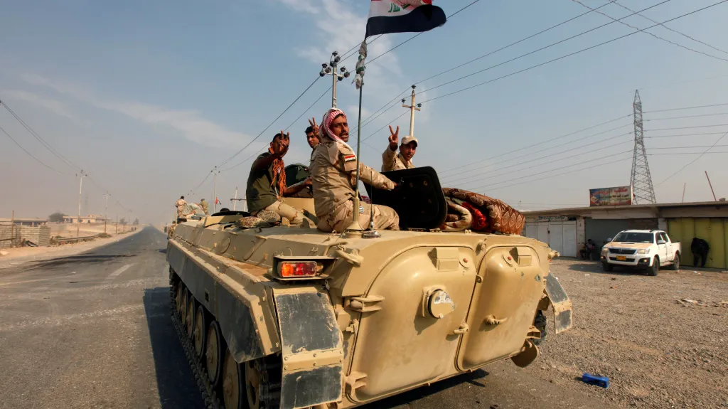 Irácká armáda na jih od Mosulu