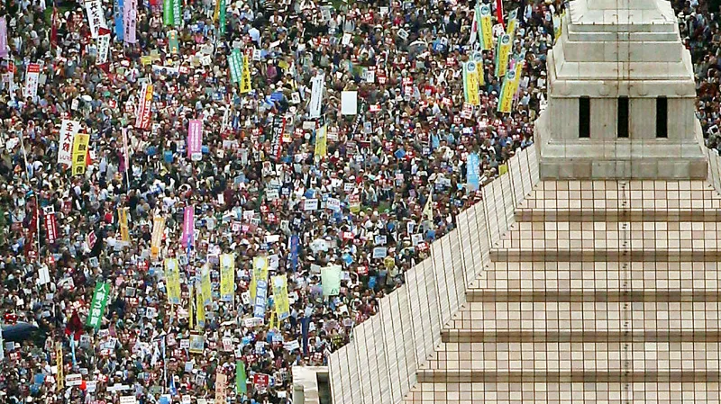 Japonci demonstrují proti posilování role armády