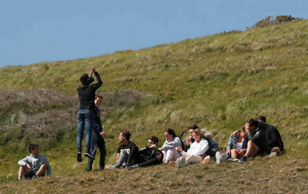Pobřeží v jižní části Anglie Jurassic Coast navštěvuje v době koronavirových opatření více turistů