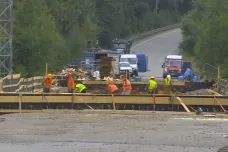 Nedostatek stavebního materiálu a dělníků komplikuje opravy a stavby mostů na Vysočině