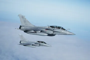 Česko se má zapojit do Macronovy iniciativy jaderného odstrašení, míní Babiš