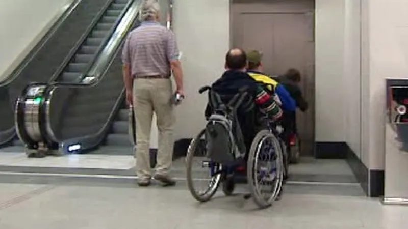 Vozíčkáři v metru
