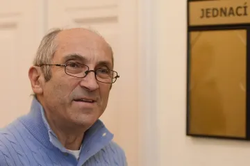 Česko podle soudu může vydat Ginzburga do Ruska. Prý zpronevěřil peníze na kosmodrom