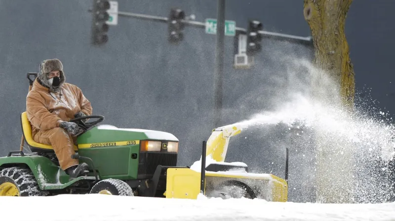 USA zasáhla další sněhová kalamita a mrazy