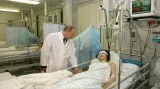 Vladimir Putin na návštěvě zraněných při teroristickém útoku