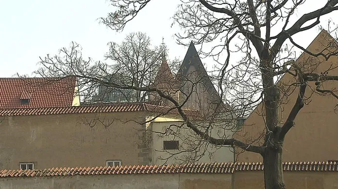 Pohled na Anežský klášter z místa současného parkoviště