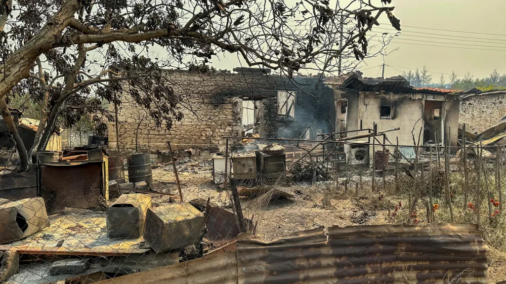 Zničená farma v regionu Evros