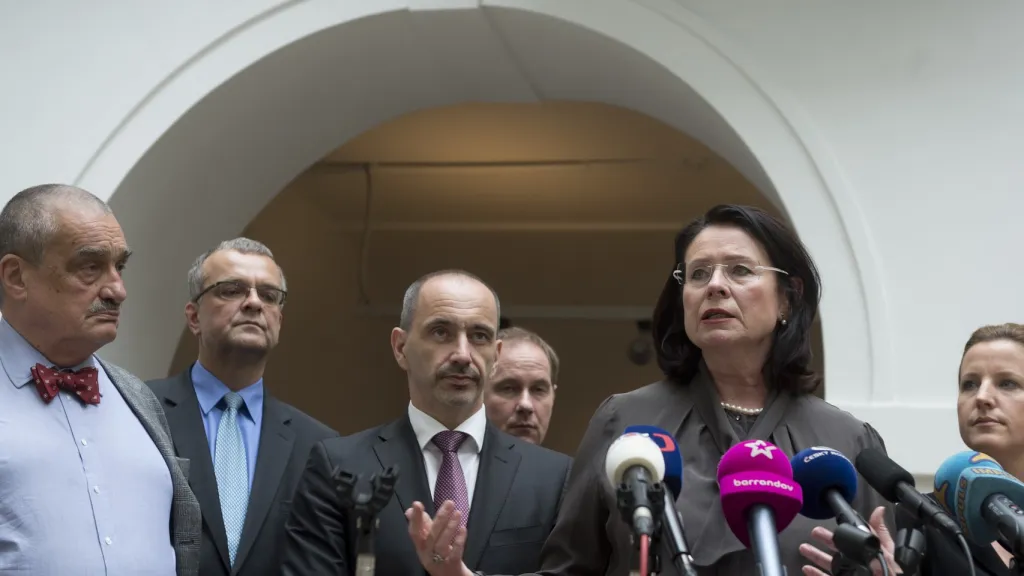 Koalice oznamuje, že sesbírala 101 podpisů pro podporu případné nové vlády