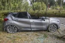 Bouře Fabienne v Německu zabíjela. Ničila auta, silnice i domy