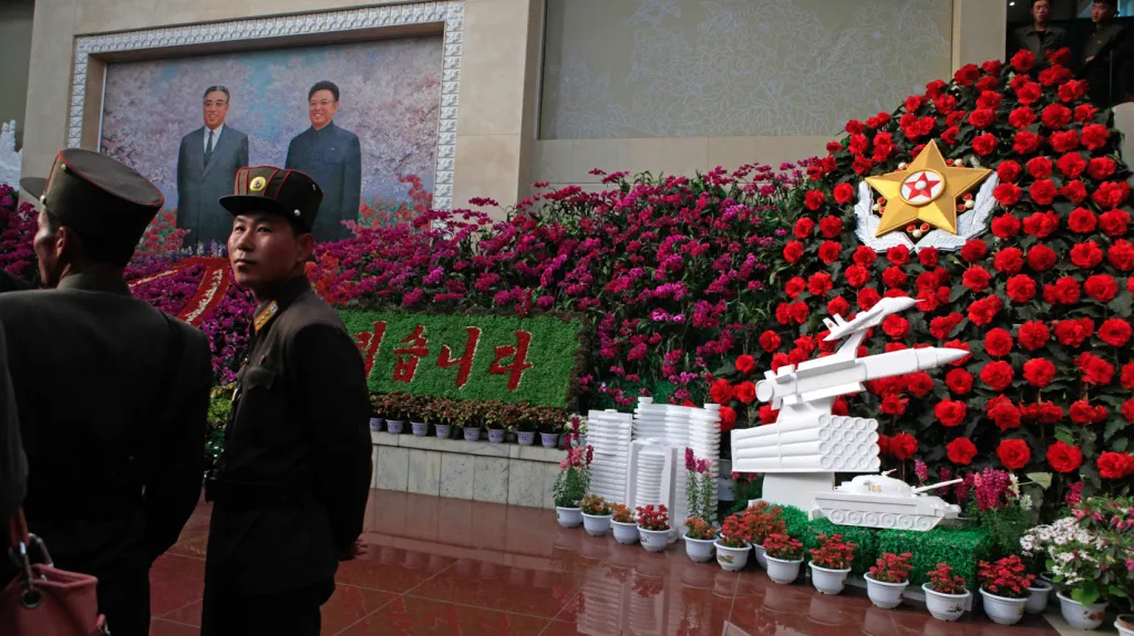 Výstava kimčongilií a kimirsenií v Pchjongjangu