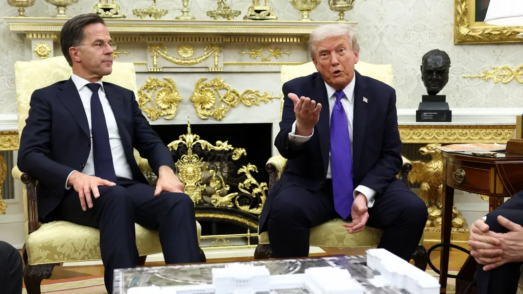 Americký prezident Donald Trump se setkal s generálním tajemníkem NATO Markem Ruttem v Bílém domě (22. října 2025)