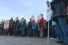V Plzni se protestovalo proti dalším skladům, lidé se bojí nárůstu kriminality