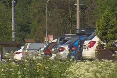 Obce v Beskydech řeší nedovolené parkování. Zavedou proto kyvadlový autobus