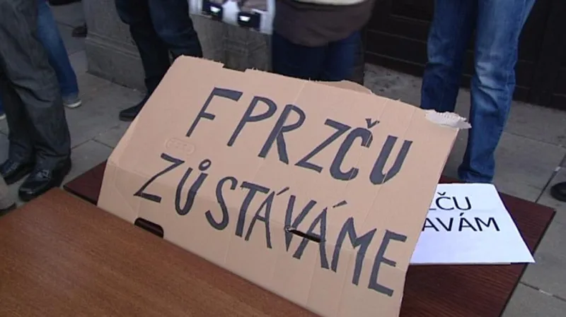 Protesty proti rušení plzeňských práv v únoru 2012