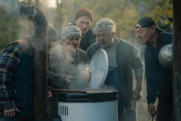 Skuteční sousedé a fingovaná zabijačka. Film Mord je o samotě, říká režisér