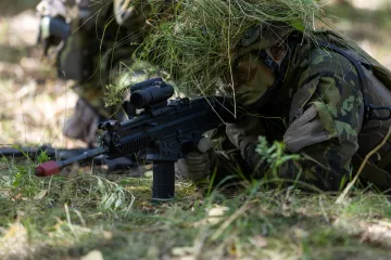 Armáda hlásí vysoký zájem o službu. Náboru pomohly vyšší platy i mírnější podmínky