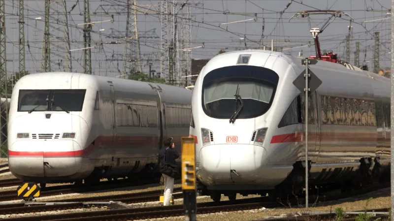 Srovnání designu jednotek ICE druhé (vlevo) a třetí generace