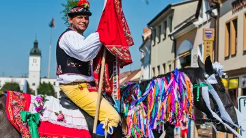 Jízda králů v podání skoronické chasy v závěrečný den festivalu Slovácký rok v Kyjově