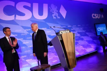 Konec jedné fenomenální éry. CSU dominovala Bavorsku 70 let, teď její moc slábne 