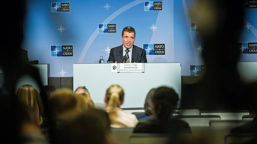 Anders Fogh Rasmussen na brífinku před summitem NATO ve Walesu