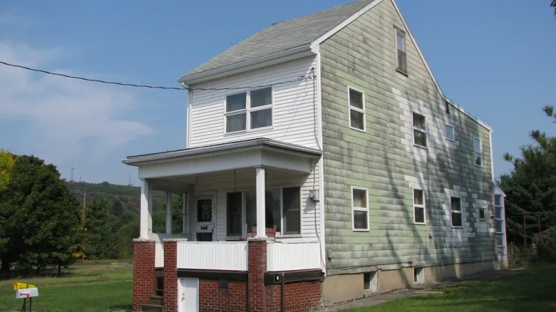 Jeden z posledních zbylých domů v Centralii