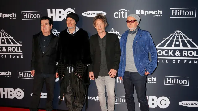 Zemřel kytarista a klávesista skupiny The Cure Perry Bamonte