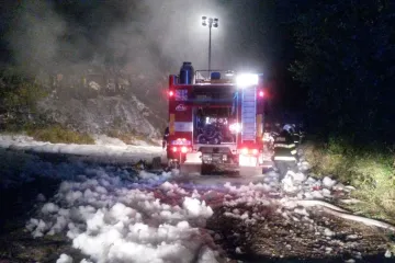 Hořela skládka u Budějovic, nebezpečí ze škodlivých látek už nehrozí
