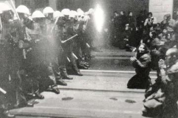 17. 11. 1989: VB jen ověřovala totožnost, psalo Rudé právo