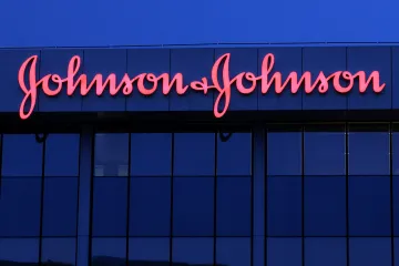 Johnson & Johnson zaplatí za urovnání desítek tisíc žalob miliardy dolarů