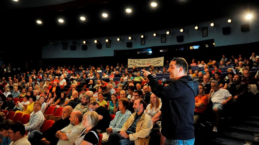 Beseda v kinosále ve Varnsdorfu