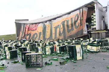Pivo opět teklo po silnici, tentokrát na Pardubicku