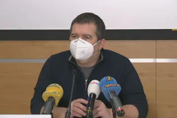 Vláda projedná cílená opatření v Karlovarském a Královéhradeckém kraji, řekl Hamáček