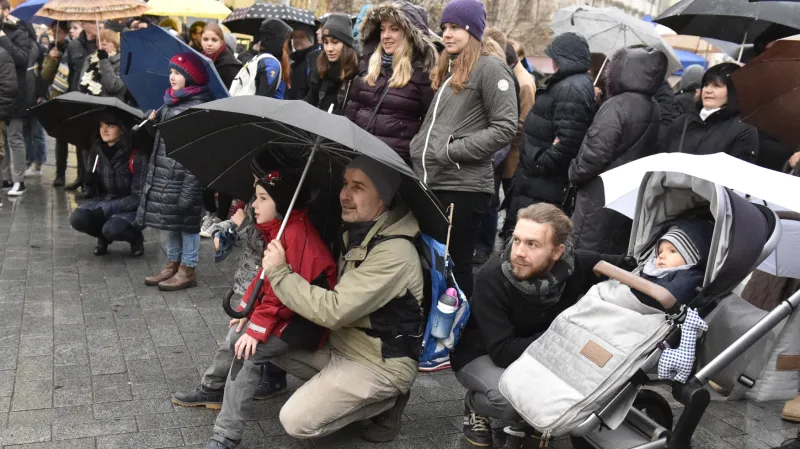 Stovky lidí přišly na náměstí Svobody v Brně