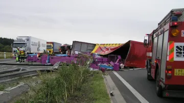 Nehoda kamionu zablokovala dálnici D5